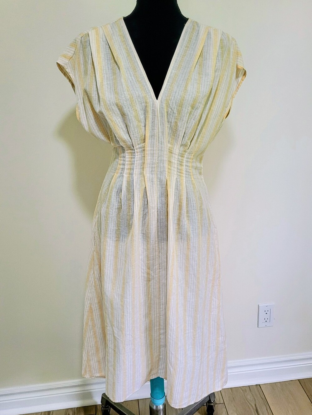Max Studio Women's Cotton Linen Blend Yellow Stripe V-Neck Dress Medium Breezy